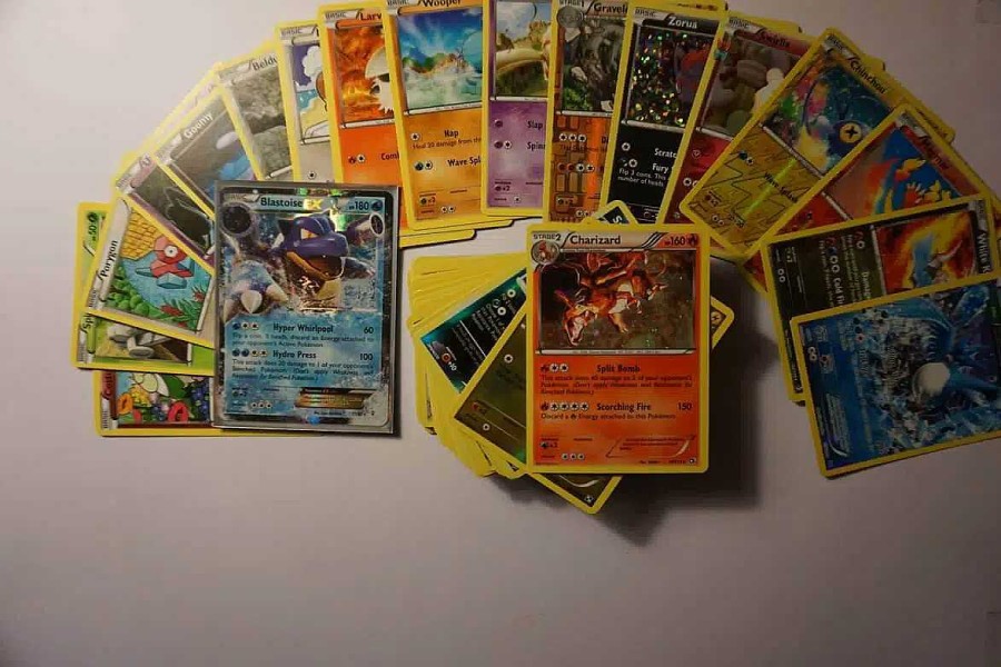 POCKET MONSTER Pokemon Kort | 100 Pokemonkort + 1 Ex/Gx/V Kort